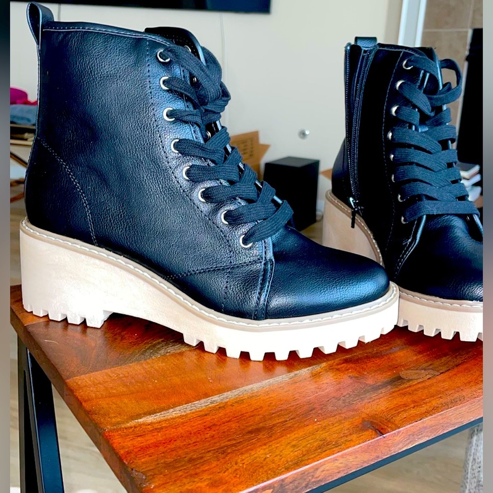 Dolce vita boots 🖤